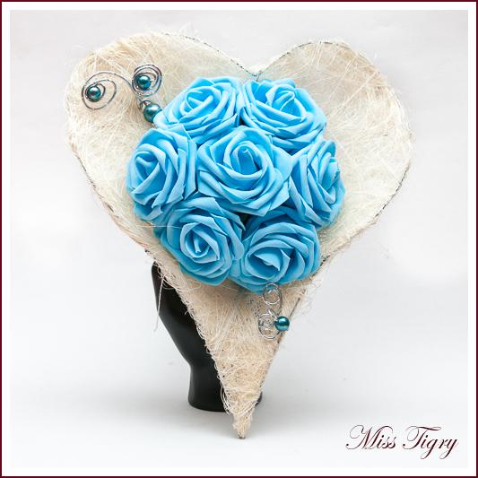 Bouquet de mariée coeur ivoire et roses turquoise