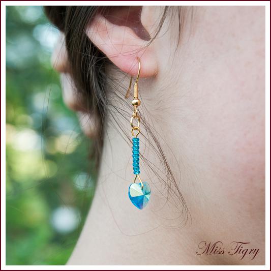 Boucles d'oreilles coeur en cristal de bohème bleu