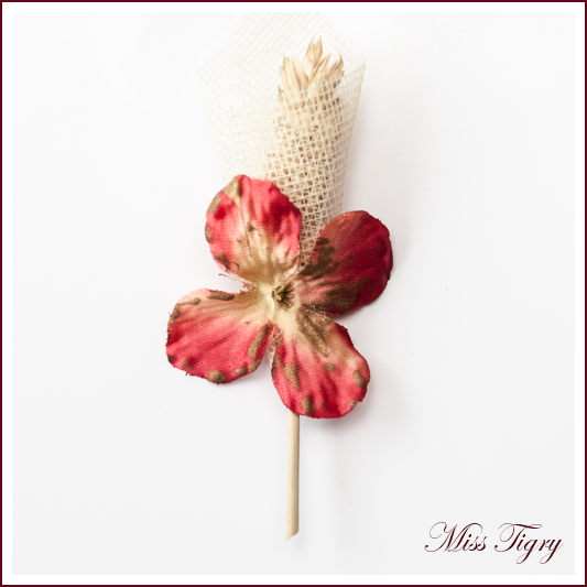 Lot de 10 boutonnières invités mariage toile rustique épi de blé et fleur satin rouge et or