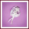 Lot de 5 boutonnières invités mariage roses et dentelle blanches