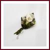 Lot de 4 boutonnières invités mariage dentelle chocolat tulle vert anis et calla ivoire
