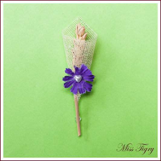 Lot de 10 boutonnières invités mariage toile rustique épi de blé et fleur mauve et cœur nacré