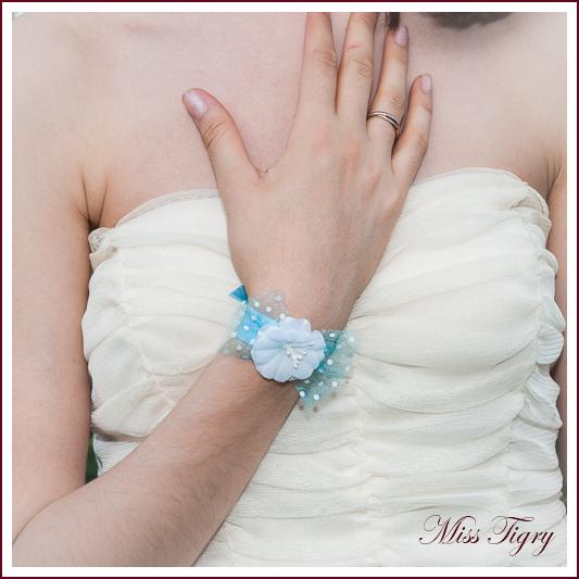 Bracelet turquoise fleur blanche satin et organza