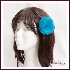Broche pince à cheveux fleur organza et cristal turquoise