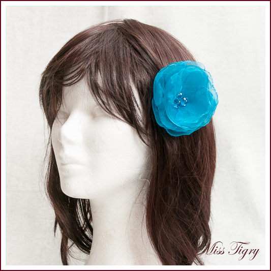 Broche pince à cheveux fleur organza et cristal turquoise
