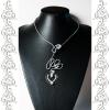 Collier alu guilloché et coeur strass